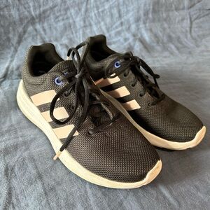 Adidas women’s lite racer cln 2.0‎ sneakers size 8.5 in great used condition!